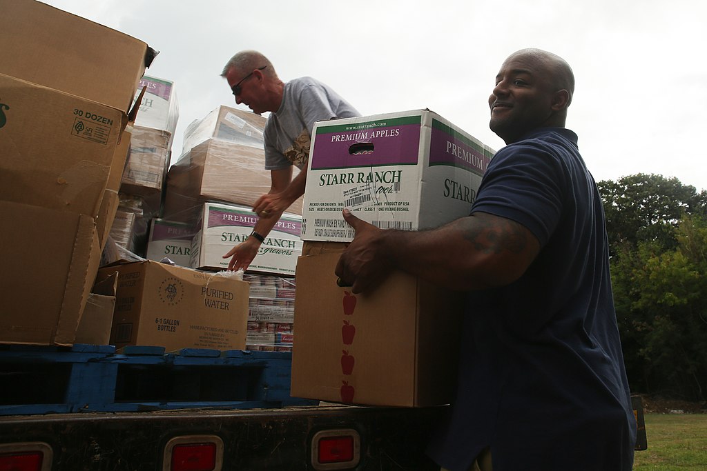 Hawaii food bank volunteering opportunities.