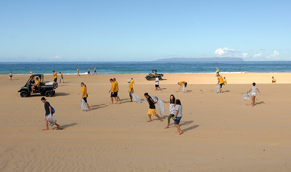 hawaii beach cleanup
